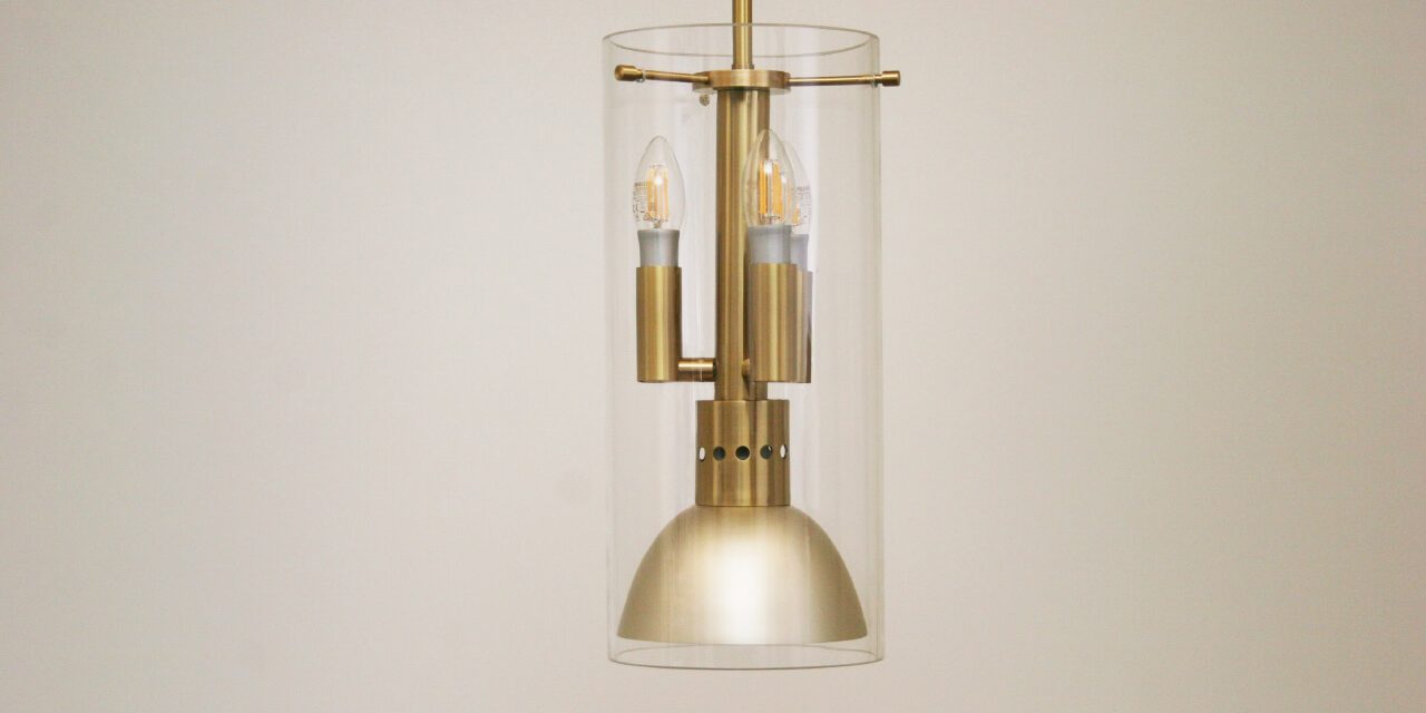 11840HR-LED Pen D 18 cm H 40 cm mundgeblasener Kristallglaszylinder 3 x LED je 4,5 W 450 Lumen 1 x breitstrahlenderReflektor gold-farben 1 x LED 15W Lichtleistung Leuchte ca. 2900 Lumen