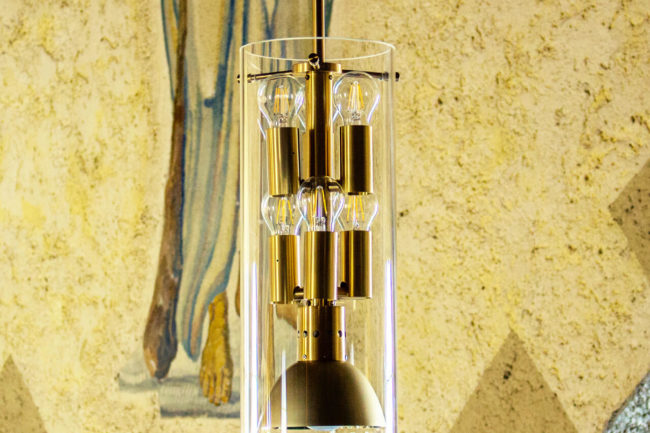 12050HR-LED-Pen D 20 cm H 50 cm mundgeblasener Kristallglaszylinder 6 x LED je 7,5 W 806 Lumen 1 x breitstrahlenderReflektor goldfarben 1 x LED 15 W Lichtleistung Leuchte ca. 6350 Lumen