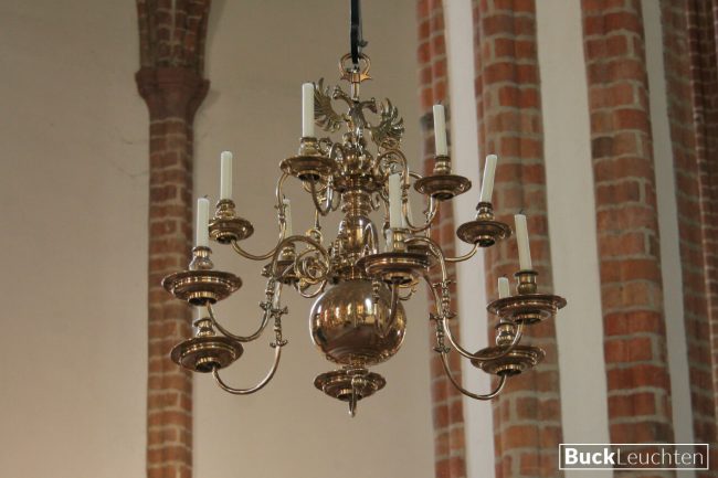 12_kirchengemeindespandau-komplett_restaurierter_barockleuchter_1651_norddeutsch_12_arme_in_2_etagen_h_ca._70_cm_d_ca._70_cm_bekrnung_doppeladler_messingguss_hochglanz_poliert