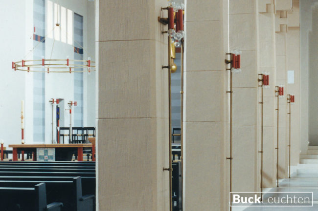 1_____60410-__stehleuchten_und_ringleuchter_messing_bruniert_teilweise_farbig_lackiert