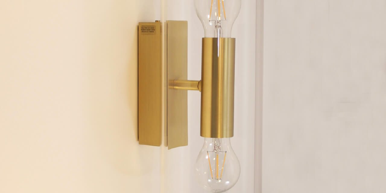 41331_led-k-wandleuchte_mundgeblasener_kristallglaszylinderd_13_cm_h_32_cm_a_17_cm_2_x_led_max._8,5_w_je_1000_lumen_messing_oberflache_messing_fein_matt