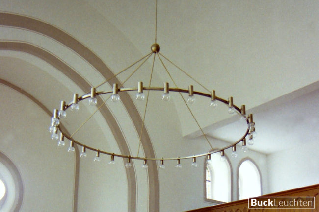 4_____82251-30-ringleuchter_d_ca._225_cm_30_x_led_lichtleistung_bis_ca._30_000_lumen_oberflache_messing_bruniert