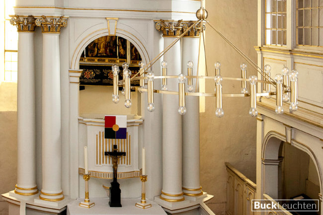 6_____colpin-_ringleuchter_fam._von_dewitz_d_ca._145_cm,_36_x_led_dimmbar,_lichtleistung_ca._29000_lumen,_oberflache_messing_fein_matt.