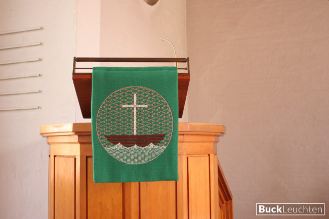 6____kanzelleuchte-_led-_genau_in_buchbrettbreite__messing_bruniert_mit_befestigung_fur_das_antepen-dium_sehr_geringer_stromverbrauch_sehr_hell+_langlebig