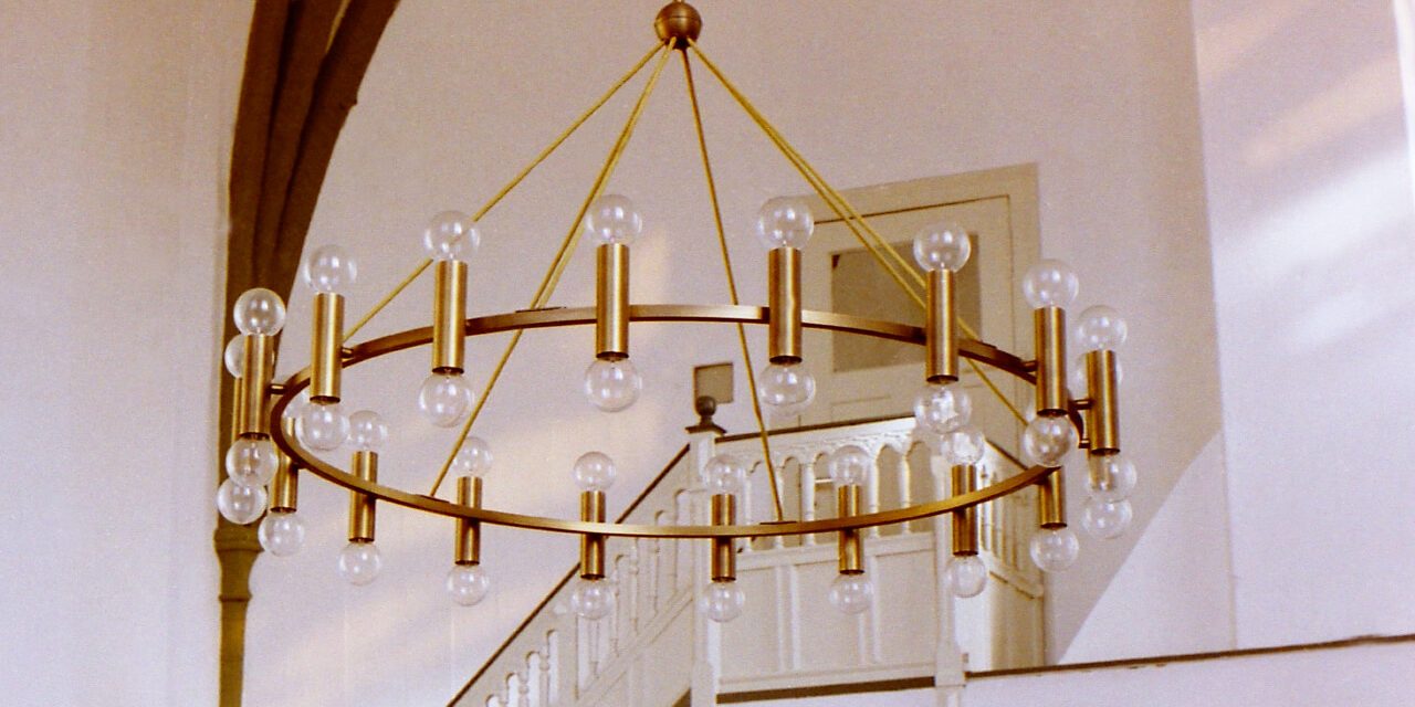 8__81452-36-______ringleuchter__d_ca_150cm_36_x_led_lichtleistung_____ca_29_000_lumen__messing_bruniert