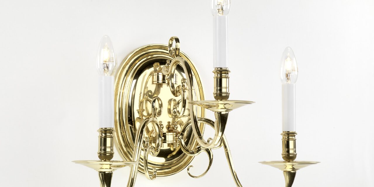 9_10_05-3_-flamischer_barockwandleuchter_3_arme_auf_schwerem,_gegossenem_wandschild_h_ca._19cm_b_ca._46cm__a_ca._31_cm_hochglanz_poliert