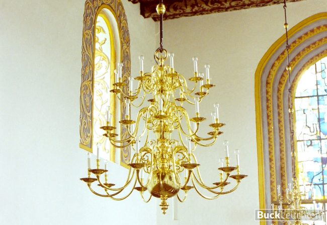 9_15_30-_flamischer_barockleuchter_30_arme_in_3_kranzen_d_ca._160_cm_h_ca._158_cm_messingguss_hochglanz_poliert