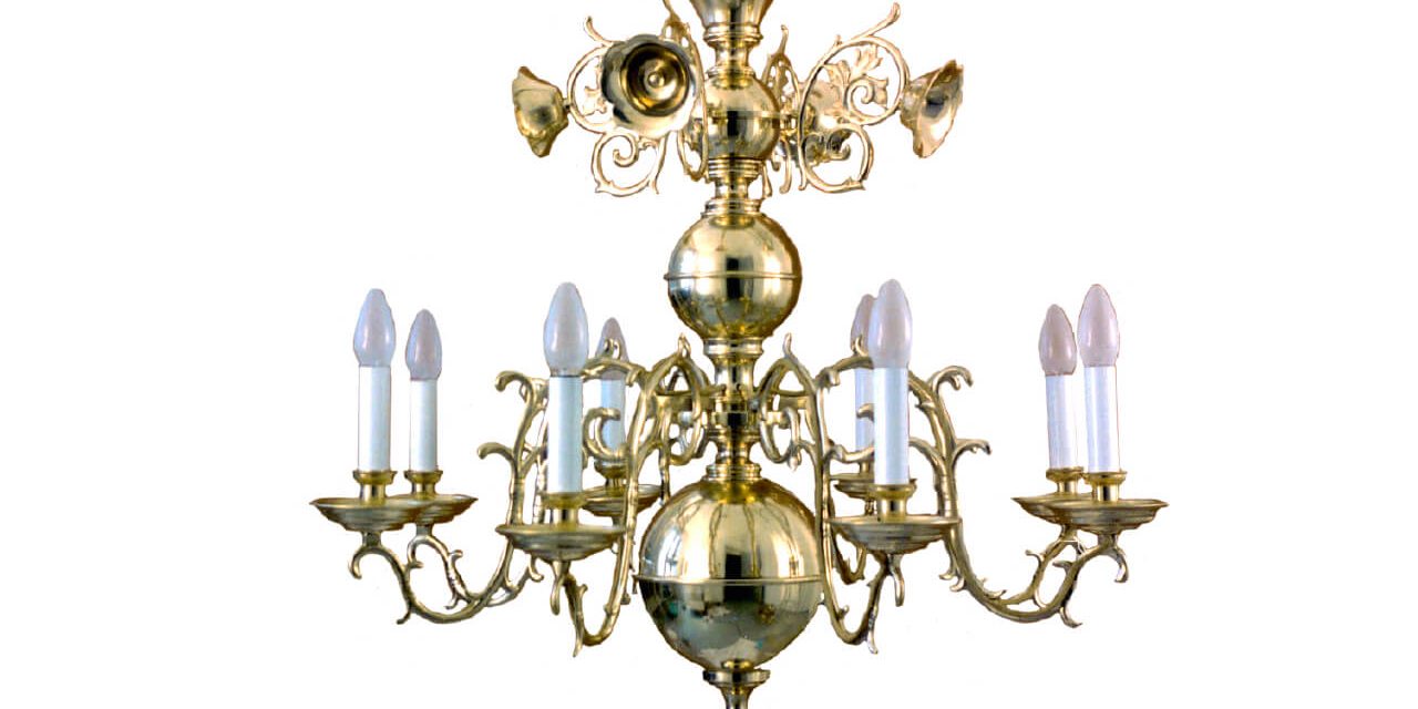 9_61_08_-berliner_leuchter_historismus__d_ca.77_cm_h_ca._74_cm__8_x_e14_arme_wie_bei_den_vorbildern_messingguss_mittelsaule_messing_gedruckt_hochglanz_poliert